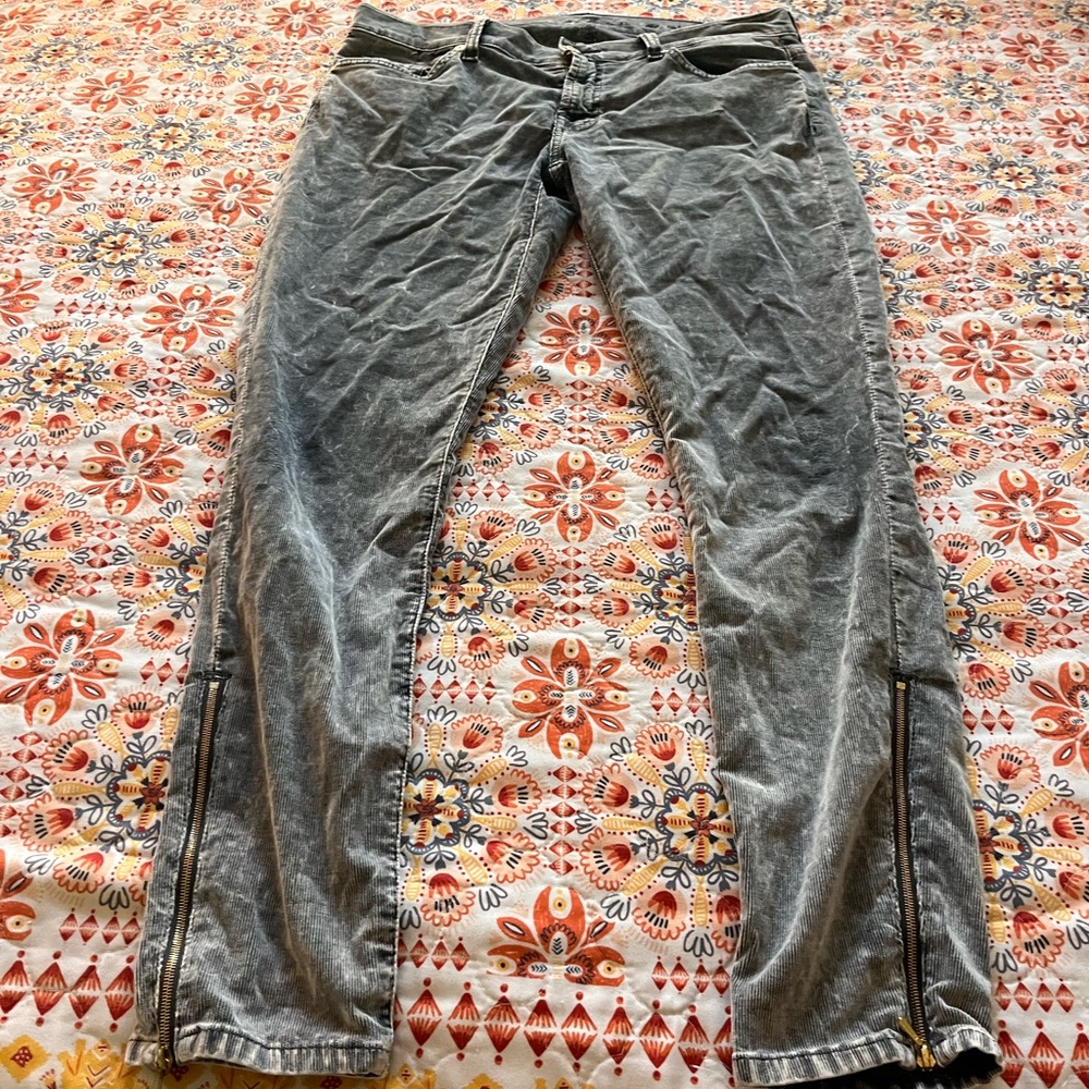 Seven for mankind acid washed cords. Size 32.